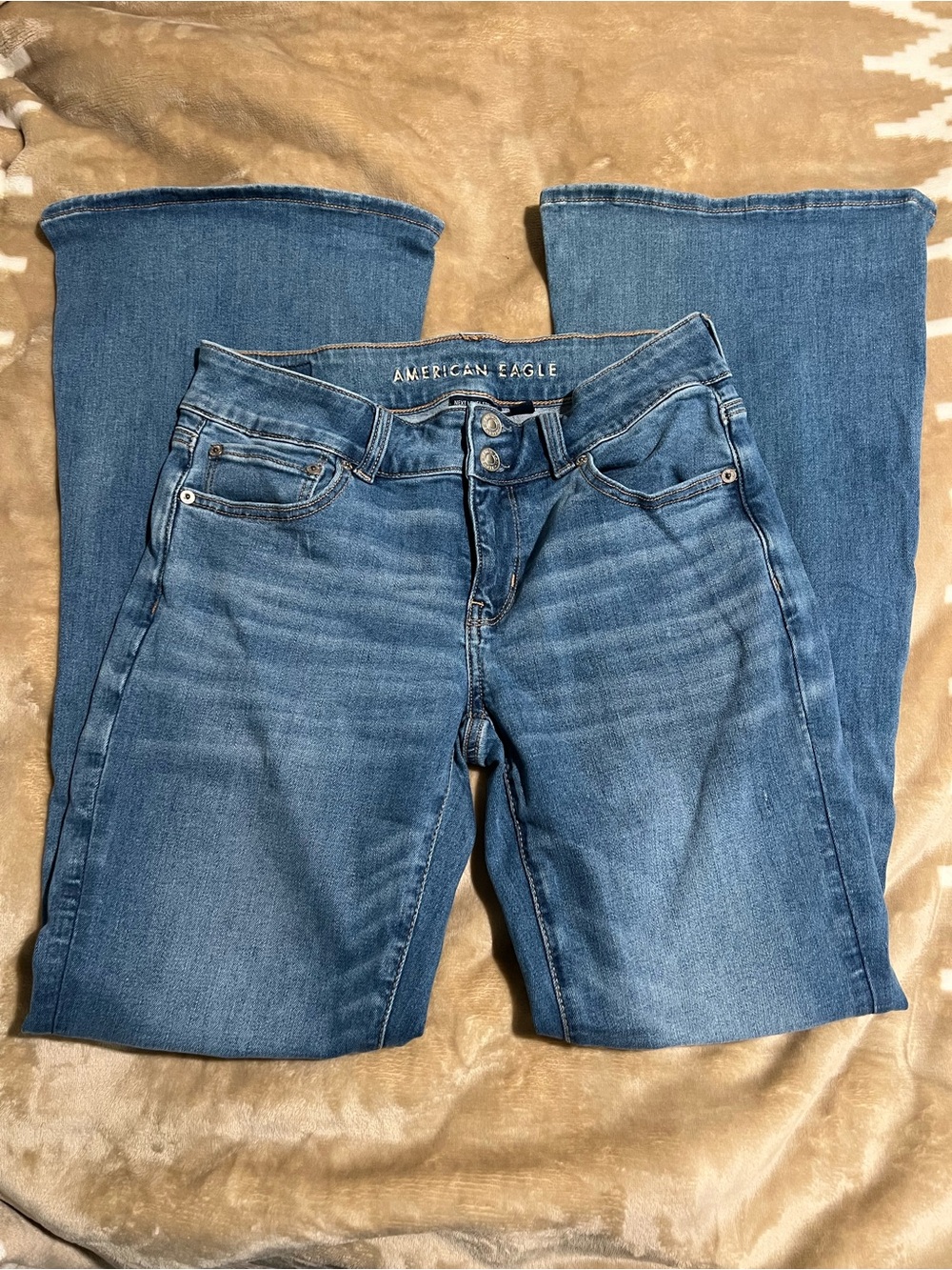American Eagle Outfitters Women's Blue Flare Jeans - Medium Wash